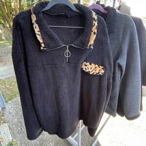 black and leopard trim sherpa NWOT XXXL